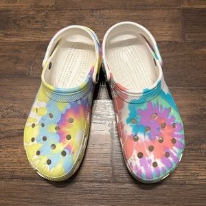 Crocs Unisex Classic Tie-Dye Graphic Clog - White/Multi size 12
